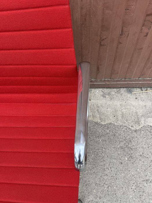 Krzesła fotele vitra ea 108 oryginalne