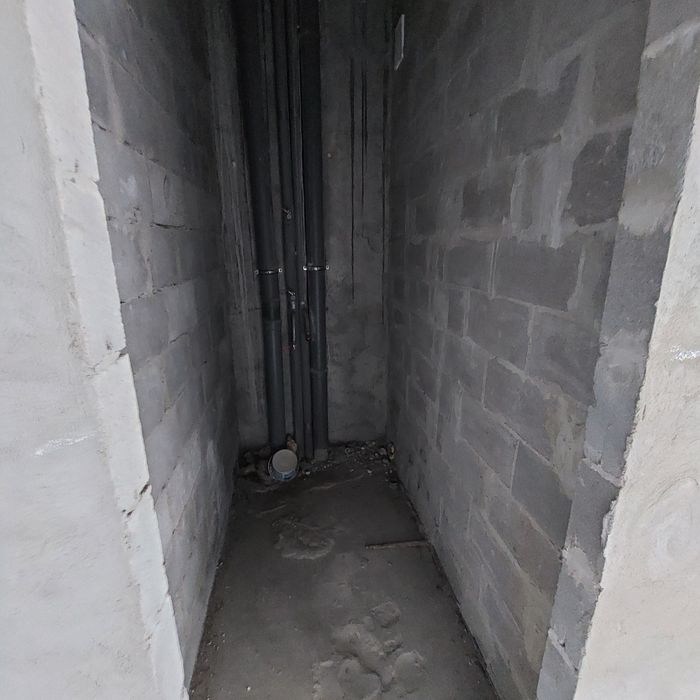 Продам 2-х комнатную квартиру 95м.кв.  ЖК Мега-Сити . Ул. Харьковское шосе 19 а.