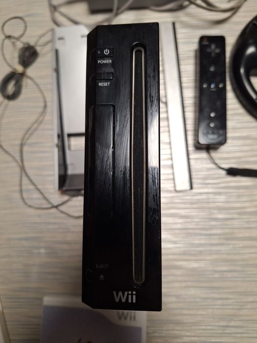 Nintendo Wii Preta + 7 Jogos (Mario Galaxy, Smash Bros,etc.) + Volante