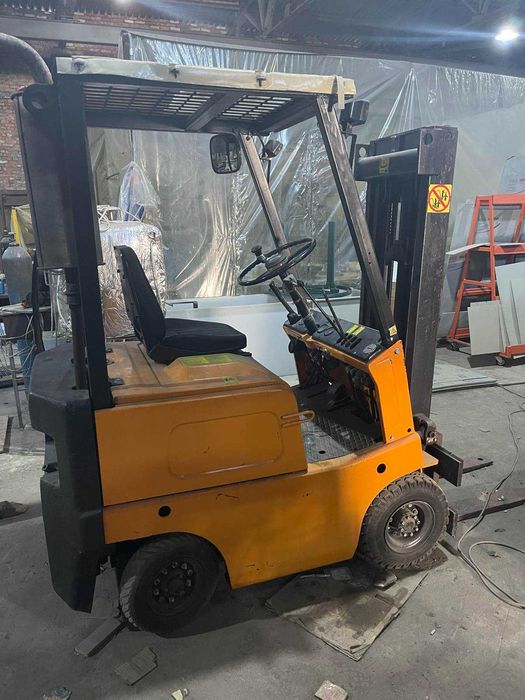 Автопогрузчик 1 тонна ЧЗА 40912-01 (АрмАвто)