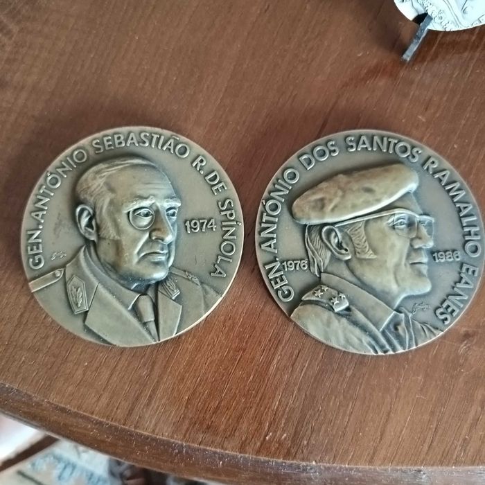 Coleção Exclusiva de 13 Medalhas em Bronze – Presidentes da República Portuguesa