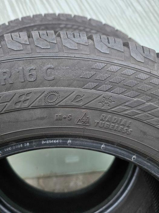 225/65R16C  continental van contact 4 season
