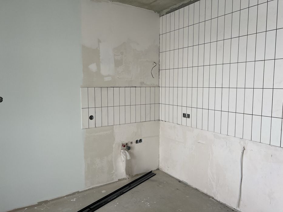 Продаж півторакімнатної, будинок зданй