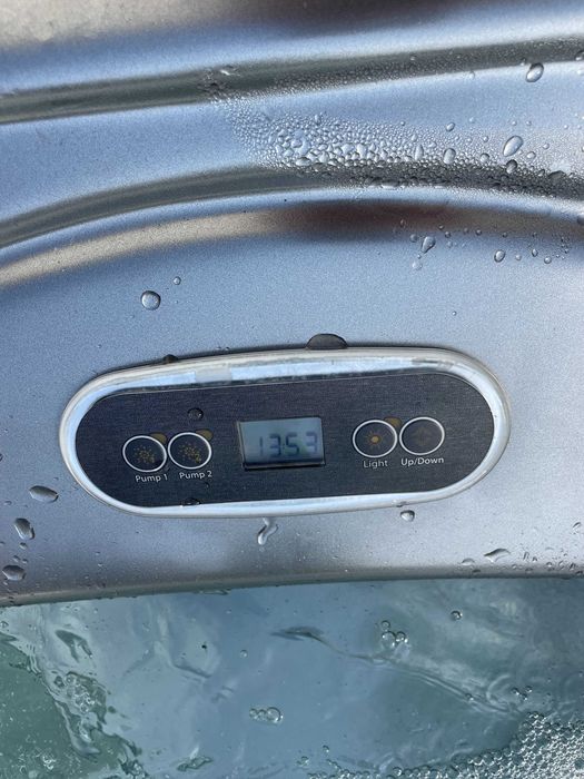 Jacuzzi Ogrodowe SATURN Wellis Minibasen