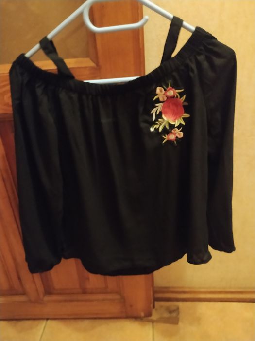 Блузка для девочки 10-13 лет, брюки в подарок