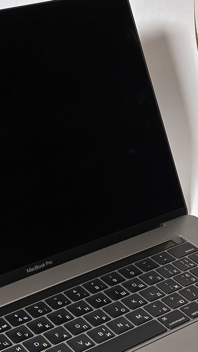 MacBook Pro 15 2017 i7 16/512 Touch Bar