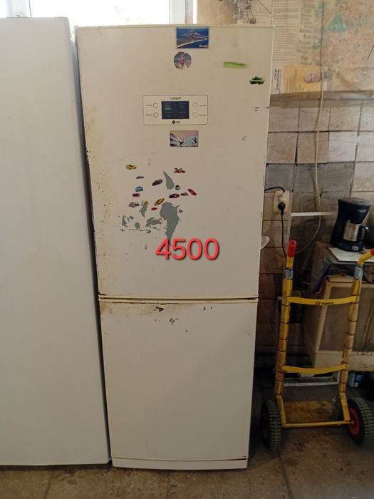 Холодильник Sharp WWH537GDUHD 180 см