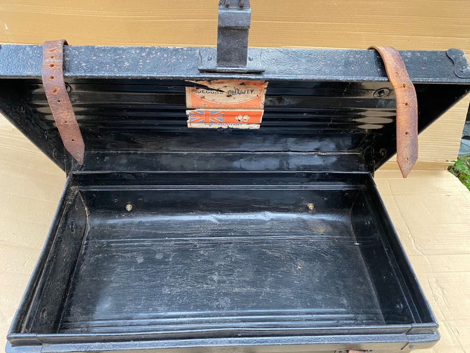 Mala Vintage de viagem em metal Inglesa dos anos 90