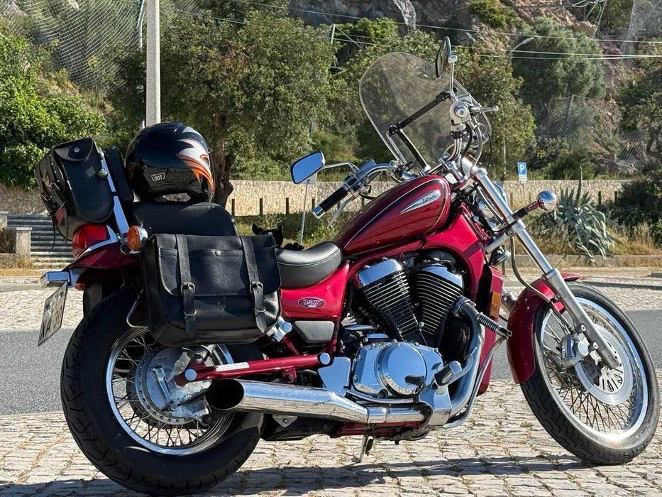 Suzuki Intruder VS800