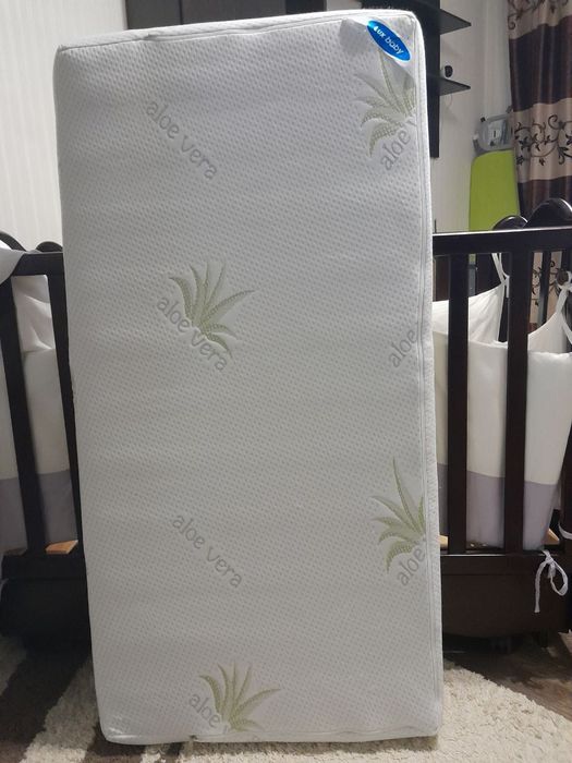 Дитяче ліжечко із натурального дерева