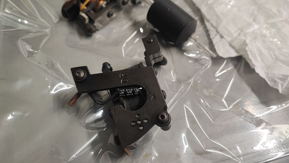 2 máquinas de tatuar Domingos Ramalho de Bobines