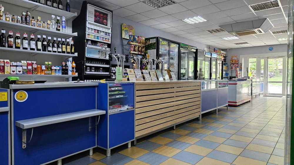 Продам приміщення магазину продовольчих товарів
