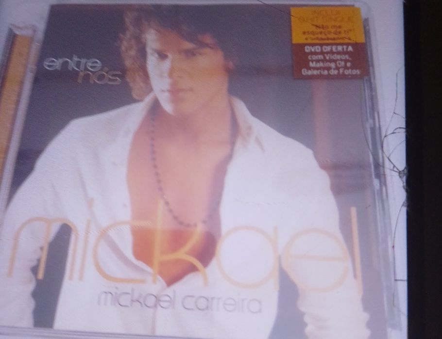 Relógio de parede para cozinha (5€) e vários  CDS ( 5€ cada um)