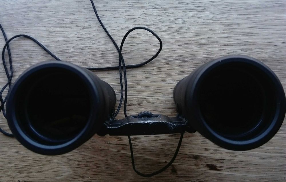 Vendo binóculos para lazer e desporto