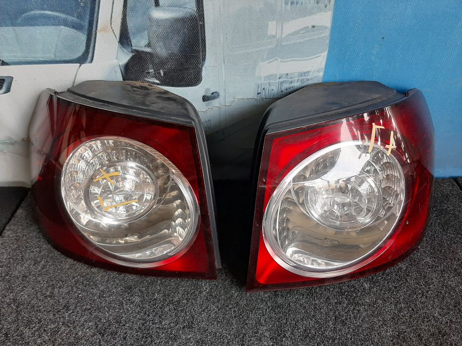 Задний правий фонарь Гольф5 плюс vw golf plus