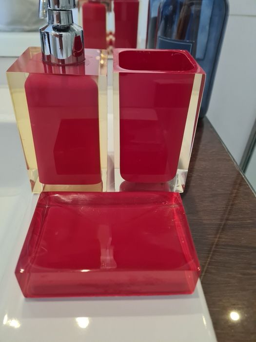 Kit Sabonete, Doseador de Creme e Copo para escovas de Dentes