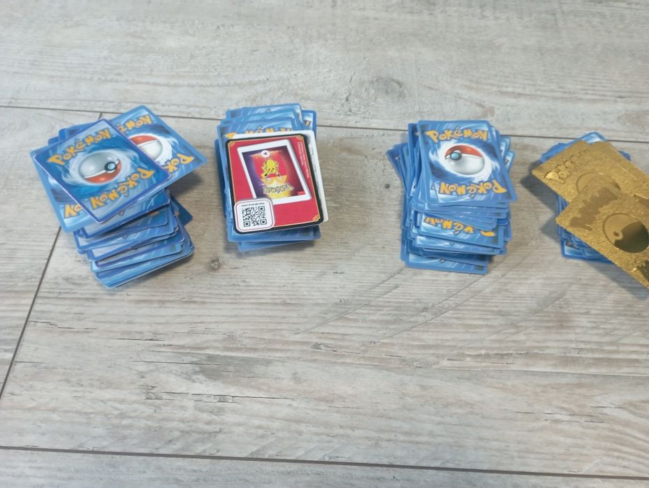 Pokemon karty 2 albumy gra