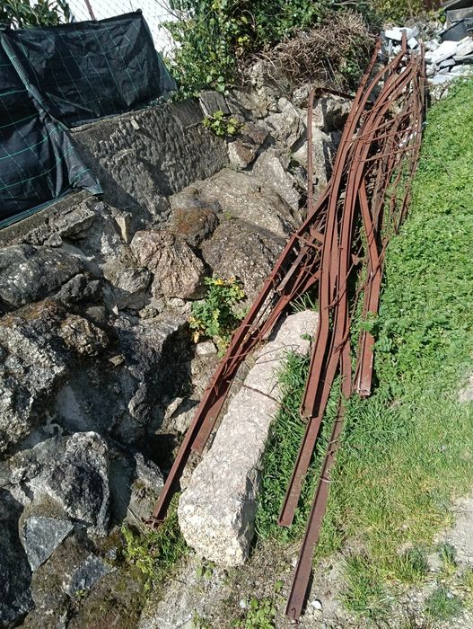 Bancas em ferro de ramadas