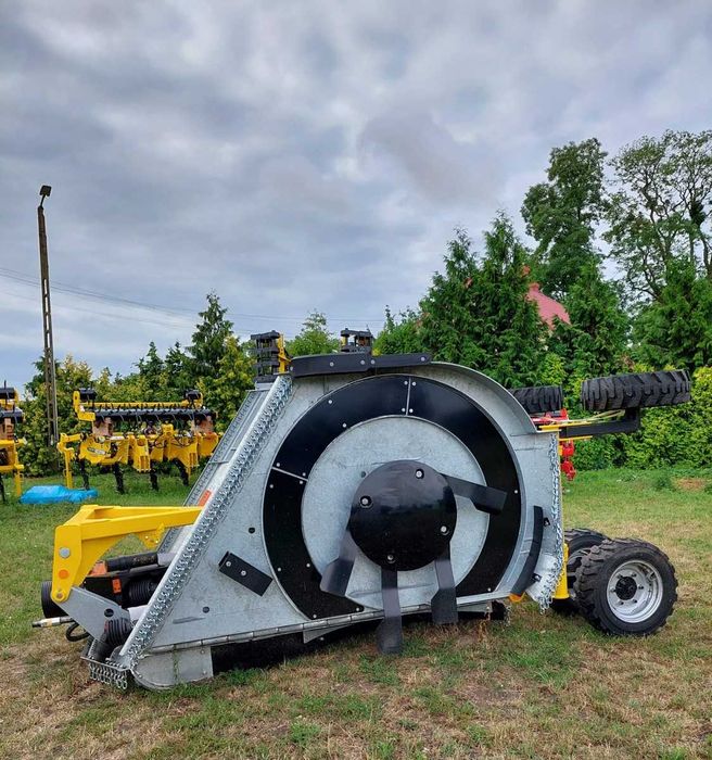 Mulczer MZ4500 Mulcher Bednar rozdrabniacz resztek po żniwnych