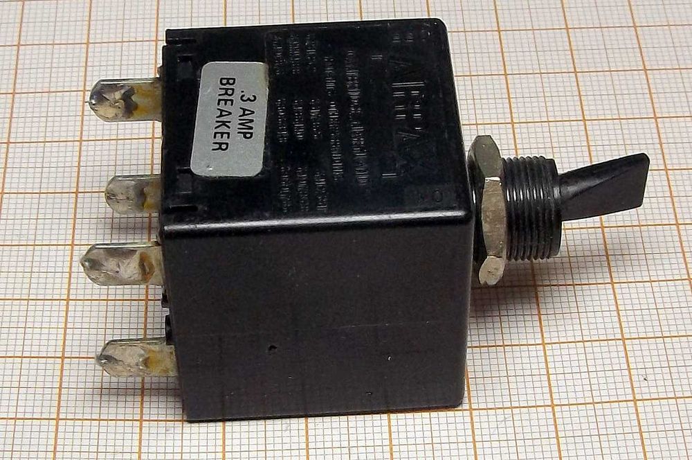 Przełącznik AIRPAX 3A Circuit BREAKER [085-S1]