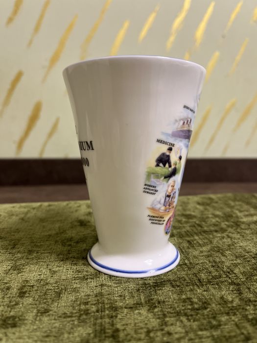 Чашка фарфоровая, Англия.