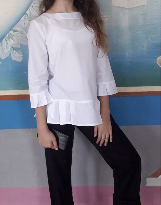 Шкільна блуза в ідеальному стані