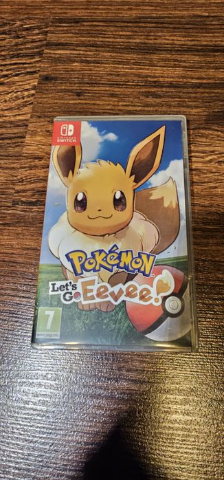 Konsola Nintendo Switch + etui + gra Pokemon Let's  Go Eevee