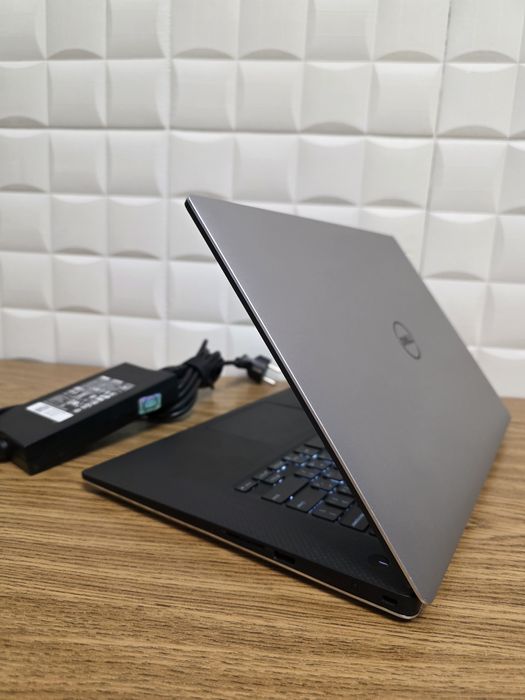 Игровой топовый Dell 15.6" / Core i7 / Quadro / 16GB / SSD 512 Gb