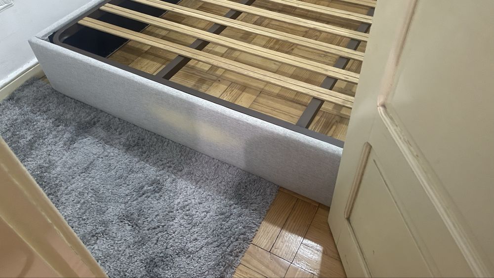 Cama casal com cabeceira e estarado semi novo 2.00x1,80