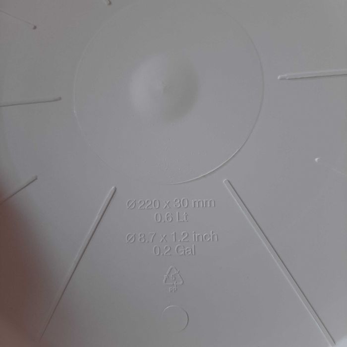 2 Pratos de Plástico para Vasos com 18 e 22cm