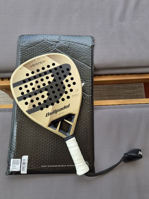 Bullpadel Vertex 04 W