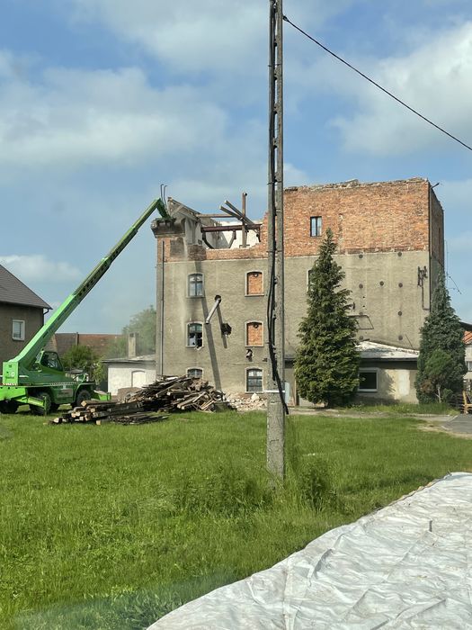 Firma rozbiórkowa CEG-MAT, rozbiórki budynków, odzysk, cegła, drewno