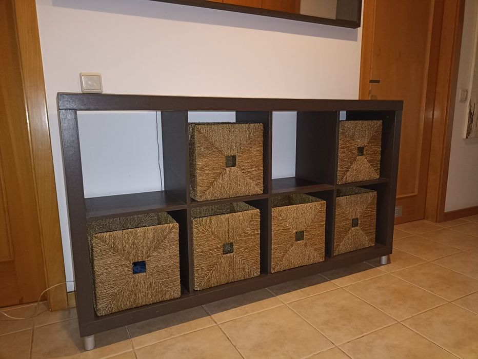 Móvel com cestos