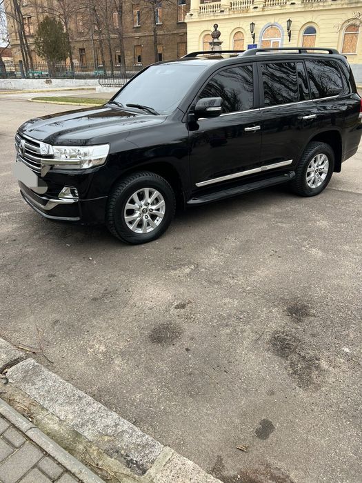 Продам Toyota land cruiser 200