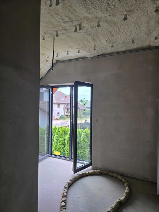 Ocieplenia poddaszy, dachów  - pianka PUR i wdmuch granulatów ŚLĄSK