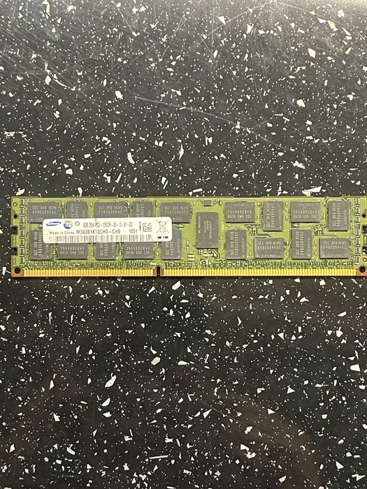 Оперативна samsung 8gb 2rx4 PS3 серверна. В наявності 2 шт.