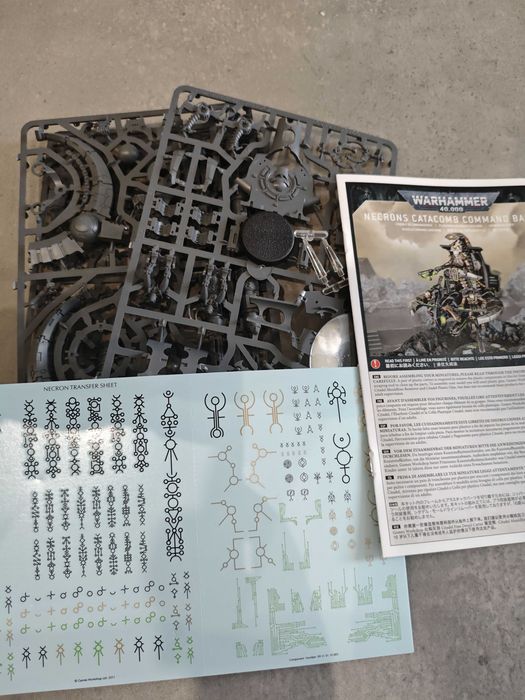 Warhammer 40000 Necron Commande / Anihilation Barge - wypraski