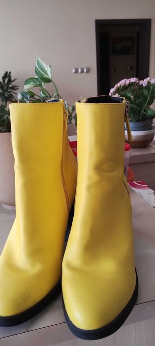Żółte botki – na wiosnę/jesień – rozmiar 39