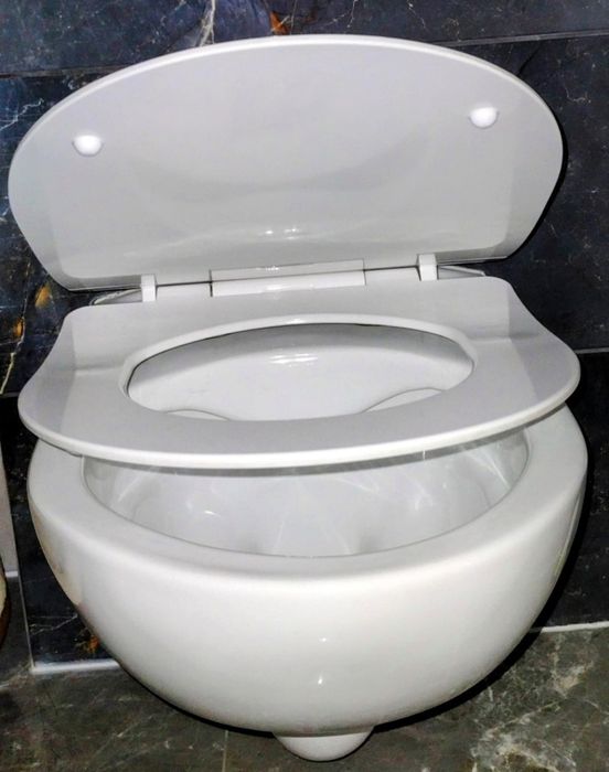 Miska podwieszana ROCA/WC/toaleta + deska wolnoopadajaca