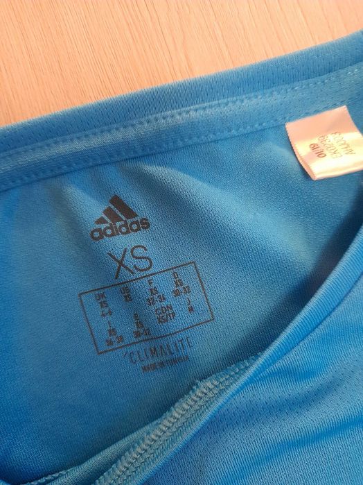 T-shirt adidas rozm. XS, niebieska