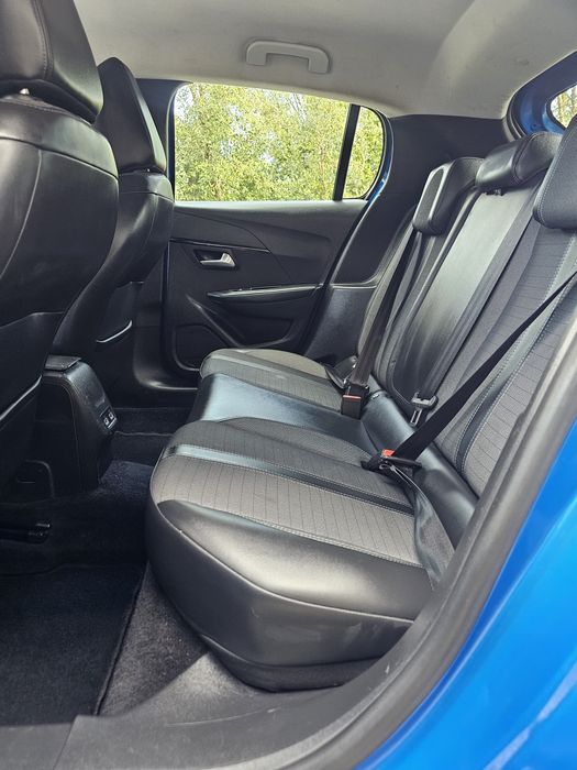 Peugeot 208 allure 1.2 110cv caixa de 6