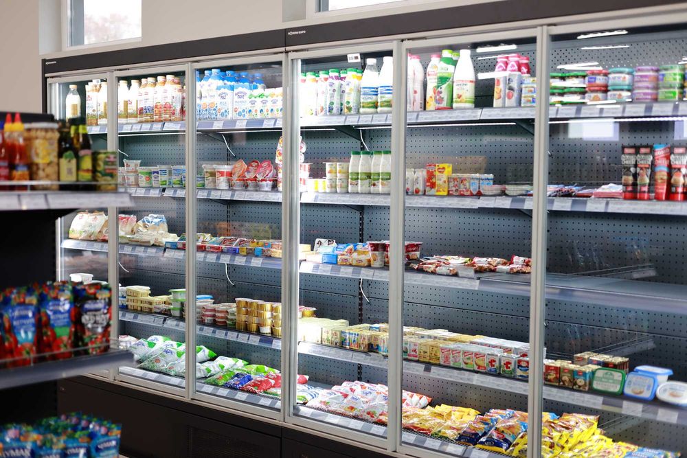 Торгові стелажі. Каса. Гачки. Торгове обладнання. Вітрини. Полки в маг