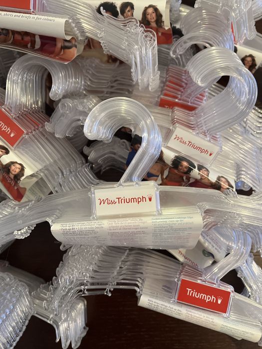 Triumph wieszaki 300 sztuk