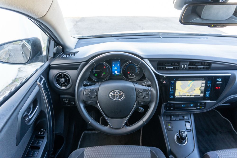 Toyota Auris 1.8 HSD Comfort Plus Sport Plus Nav (financiamento disponível)