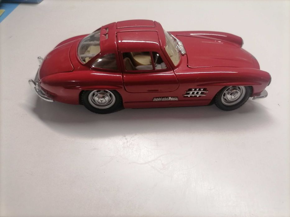 машинка металічна маштаб 1.24