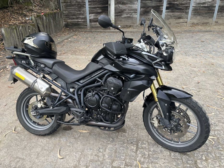 Triumph Tiger 800 | Arrow, protecções e baú | Pneus novos