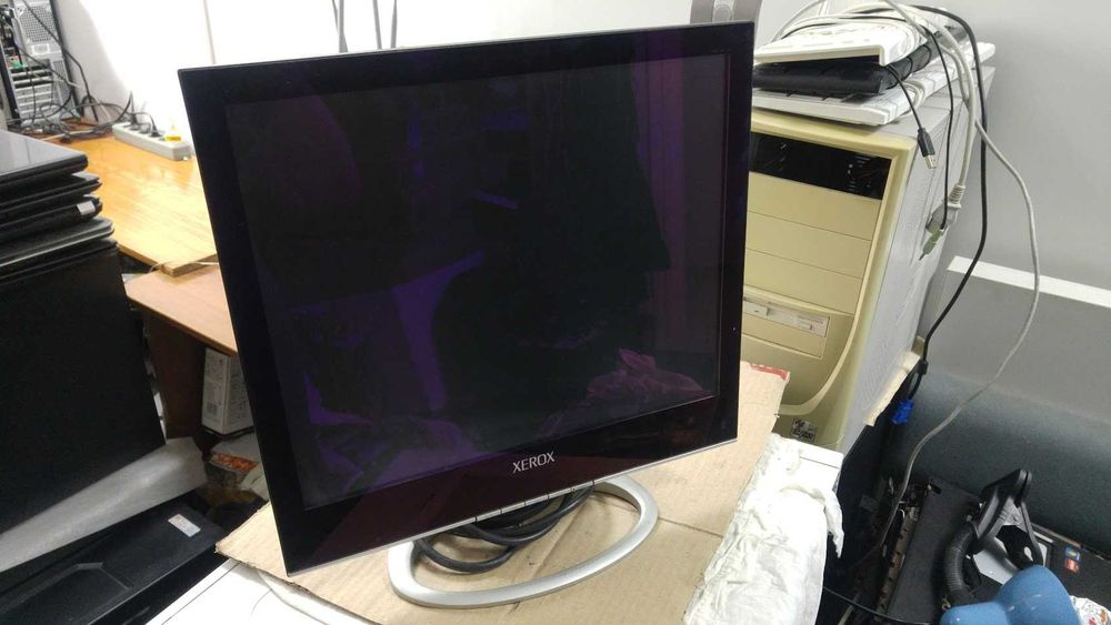 Монітор 17" Xerox LCD XA7-17i Black