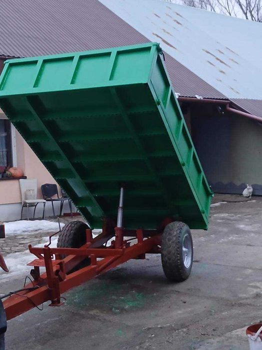 Przyczepa dwuosiowa z kiprem