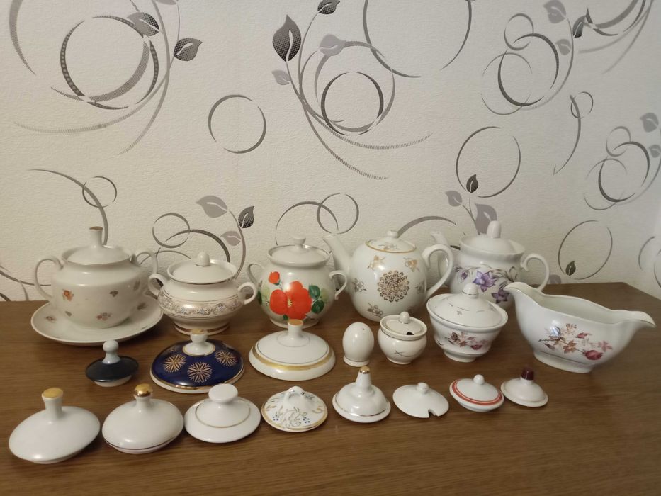 Сервиз Блюдца Чашки Кофейник Соусник крышечки СССР разное