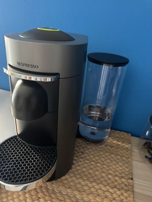 Nespresso Vertuo Plus Deluxe c garantia